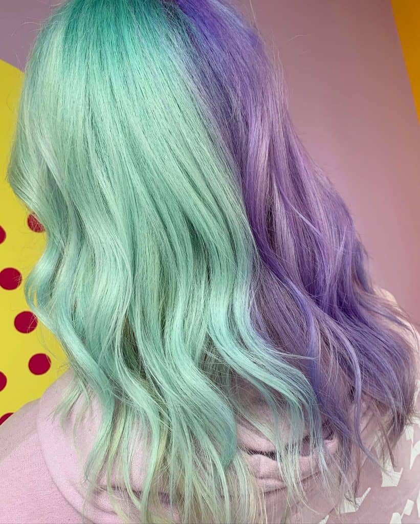 Mint Green and Lavender Harmony Waves